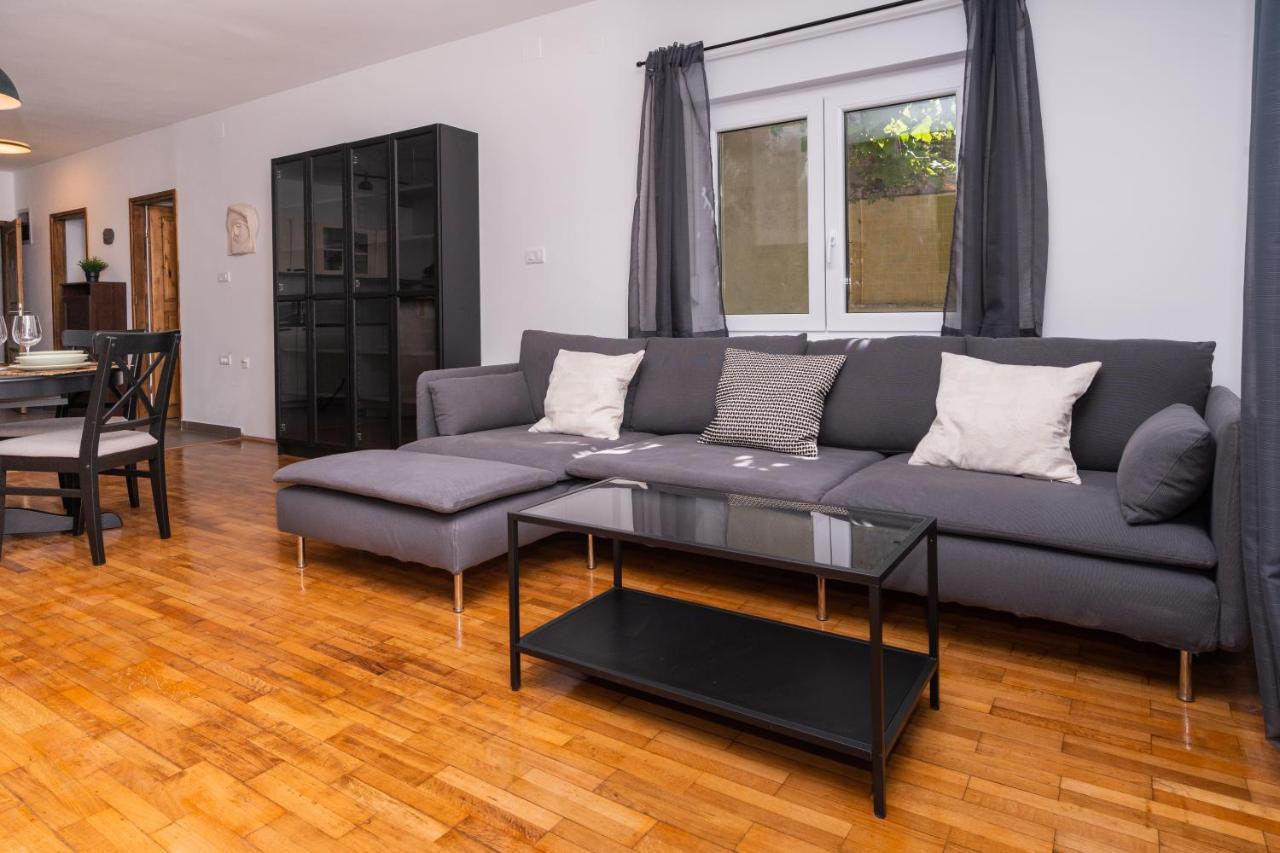 Visum Apartments Pula Extérieur photo